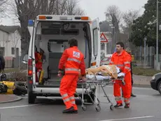 DEPOLO FGAVAGNIN (PROP.) PORTOGRUARO CADE CON LO SCOOTER SULLA ROTONDA IN VIALE ISONZO..I SOCORSI