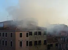 INTERPRESS/TAGLIAPIETRA.INCENDIO IN FREZZERIA-.25.10.2013.-