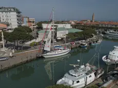 Già attraccata la barca a vela che promuove il Caorle Sea Festival (Foto Manuel Bressan)