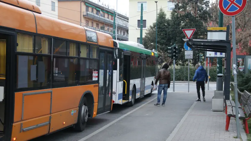 Autobus in piazzale Cialdini