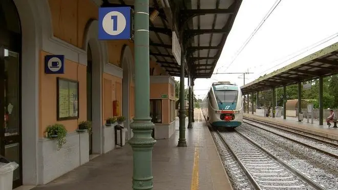 COLUCCI FGAVAGNIN SAN DONA DI PIAVE STAZIONE FERROVIA MARCIAPIEDI SCONNESSI