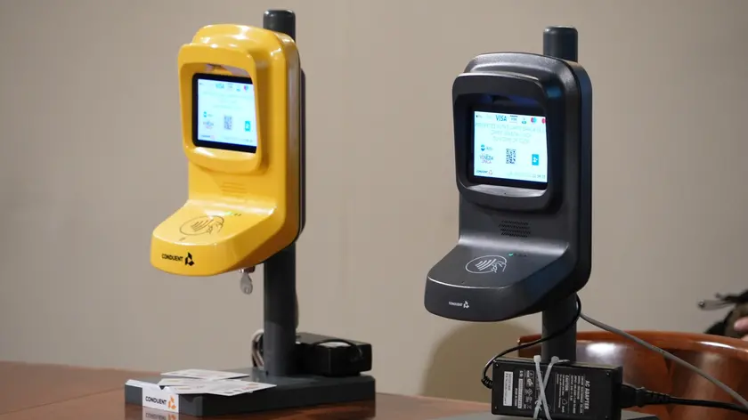 Le validatrici contactless che verranno montate su bus, tram e vaporetti