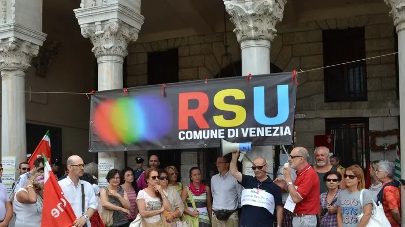 Interpress/Gf.Tagliapietra.08.07.2016.- Manifestazione dei comunali a Cà Farsetti.