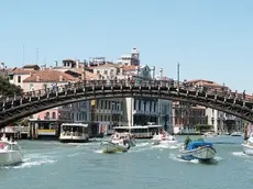 09.07.2004.- PONTE DELL'ACCADEMIA.- INTERPRESS/MORSEGO