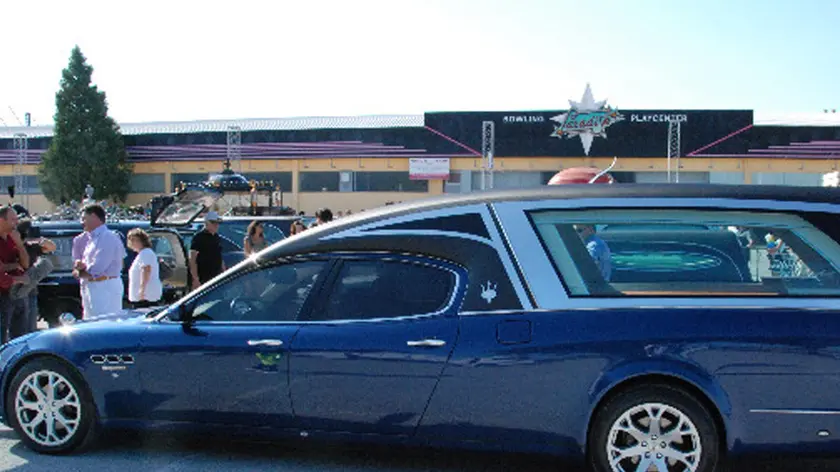 Un funerale. Mamma della Riviera del Brenta non ha resistito al dolore per la morte del figlio