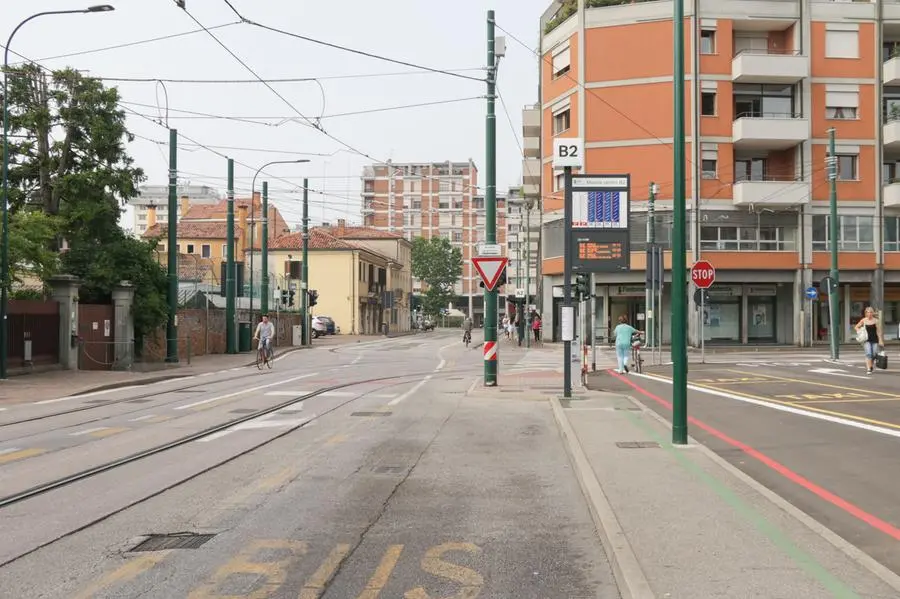 Sciopero dei trasporti, piazza Cialdini deserto