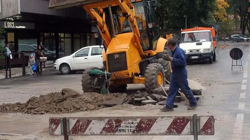 PASSERINI TREVISO LAVORI IN CORSO PER FUGA GAS IN VIA MONFENERA AGENZIA FOTOGRAFICA FOTOFILM