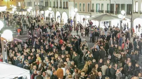 Foto Agenzia Candussi/ Morsego/ Mestre/ Incontro “Ritroviamoci in piazza, come una volta” in Piazza Ferretto