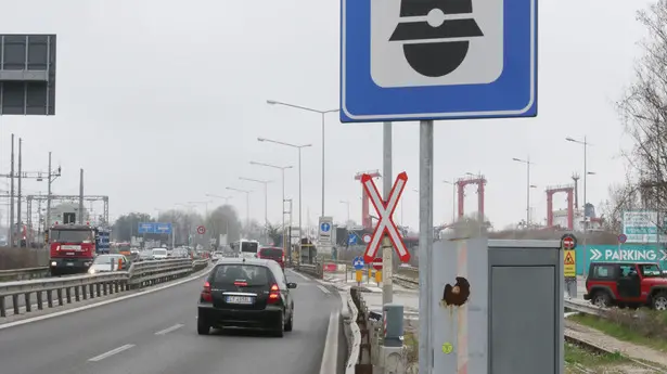Foto Agenzia Candussi/ Chiarin/ Mestre, viale della libertà/ Cartelli che segnalano la presenza degli autovelox