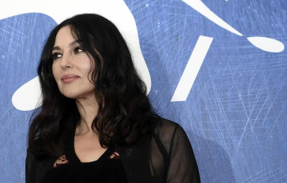 Italian actress Monica Bellucci poses during a photocall for 'Na Mlijecnom Putu' (On the Milky Road) during the 73rd Venice Film Festival in Venice, Italy, 09 September 2016. The movie is presented in the Official competition 'Venezia 73' at the festival running from 31 August to 10 September. ANSA/CLAUDIO ONORATI