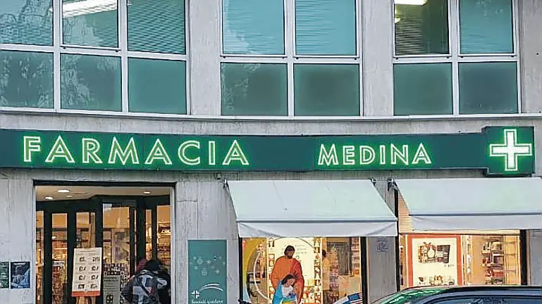 La farmacia Medina in piazza del Municipio a Marghera