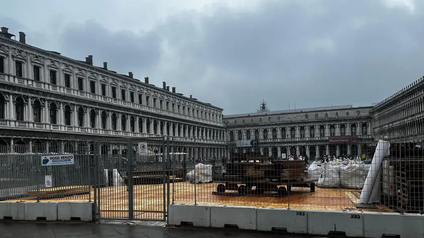 Il cantiere aperto in piazza San Marco