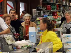 PASSERINI TREVISO INTERVISTE CARO PREZZI AI SUPERMERCATI DELLA CITTA', IN FOTO AL BILLA agenzia fotografica fotofilm