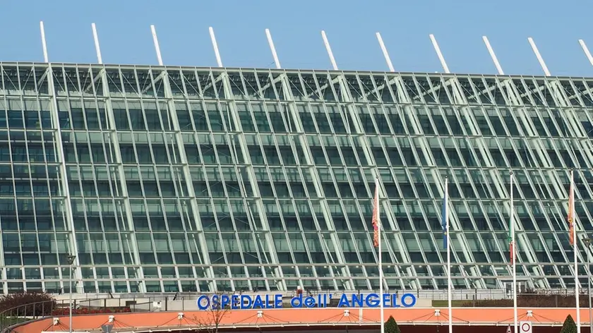 Fotoagenzia Candussi / Ferrazza / Ospedale dell'Angelo , Mestre / Vedute esterne ospedale