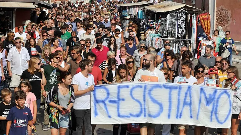 Interpress/Mazzega Venezia, 10.09.2016.-MANIFESTAZIONE "OCIO AE GAMBE CHE GO EL CAREO", ORGANIZZATA DAI RAGAZZI DEL GRUPPO GENERAZIONE '90.