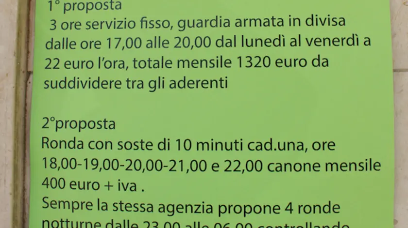 Agenzia: Candussi. Giornalista: Artico. Descrizione: negozi chiusi tra via Einaudi e via Manin, Mestre.