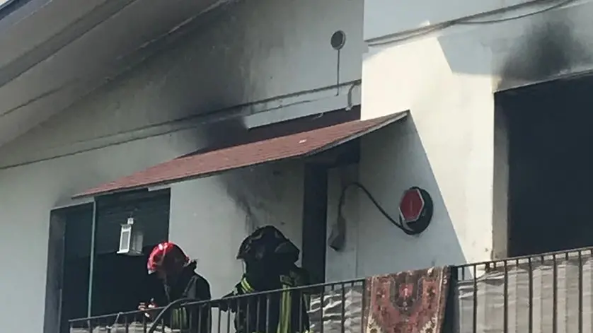 Le fiamme sono state provocate dalle batterie di accumulo dell'impianto fotovoltaico, ormai esauste