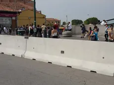 Interpress/M.Tagliapietra Venezia 26.08.2017.- Barriere antiterrorismo a Piazzale Roma.