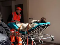© foto Gavagnin 2014 riprozione vietata musile si chiude in muinicipio e minaccia di darsi fuoco foto “l'assedio” delle forze per la sicurezza e i soccorsi l'uscita della donna dopo la protesta