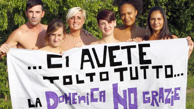 Tomè Conegliano commesse in protesta contro le aperture domenicali