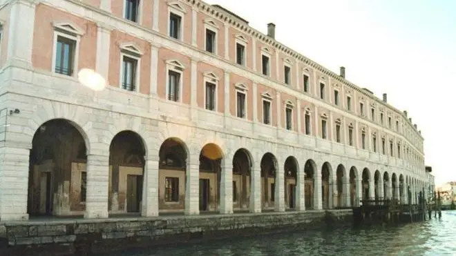 19990930 TRIBUNALE CIVILE NELLA FOTO IL TRIBUNALE CIVILE E PENALE DI RIALTO A VENEZIA ( /InterPress ) Il tribunale di Venezia, sede della Corte d'Appello