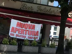 Il cartellone pubblicitario in via Gagliardi a Noale