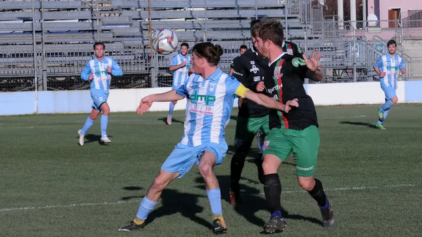 CRUCCU - DINO TOMMASELLA - CALCIO S. DONA' VS. FELTRE - IN AZIONE PALADON ALBERTO SAN DONA'