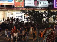 COLUCCI - DINO TOMMASELLA - JESOLO LIDO - PIAZZA MAZZINI - PASSEGGIATA SERALE - BOTTIGLIE BIRRA