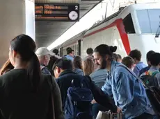 Interpress/ Gf:Tagliapietra. Venezia,22.04.2016.- .Transenne e controlli in testa ai treni, si passa solo con il biglietto di viaggio.