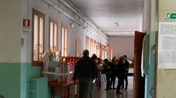 agenzia candussi giornalista chiarin. seggio elettorale Istituto Franchetti Corso del Popolo Mestre