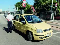 GIORNALISTA: Furlan AGENZIA FOTO: Candussi LUOGO: Marghera DESCRIZIONE: incidente allo sbocco del sottopassaggio del tram di Marghera