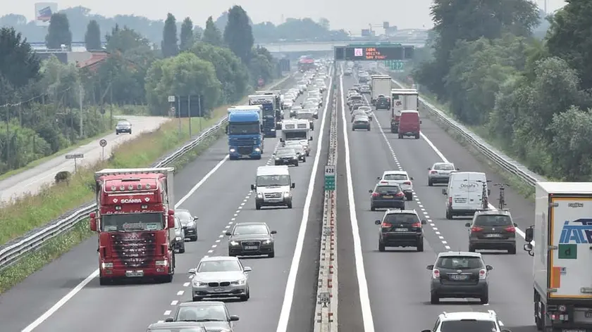 COLUCCI - DINO TOMMASELLA - NOVENTA DI PIAVE - TRAFFICO SOSTENUTO IN AUTOSTRADA E CODE AL CASELLO DI NOVENTA