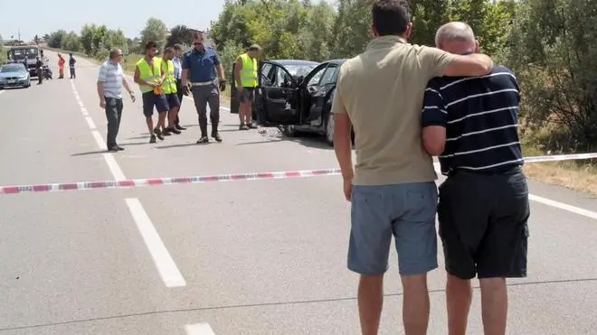 MALAGOLI.INCIDENTE MORTALE STRADA VIVAI SAONARA.Il papà e il fratello di Elisabetta
