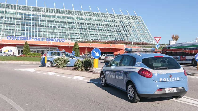 Liti e rapine tra stranieri: la polizia ha accompagnato tre feriti al Pronto soccorso dell'Angelo