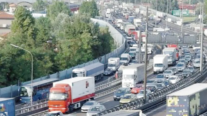 La tangenziale di Mestre che taglia in due la città