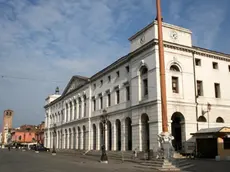 Depolo mph03a Elisabetta Donaggio ..Chioggia: municipio - Il supermercato Lando di Pianiga dove e' saltata la cassa continua