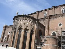 Interpress/ M.Tagliapietra.30.08.2018.- Crollo di un pezzo di cornicione dalla chiesa di SS.Giovanni e Paolo.