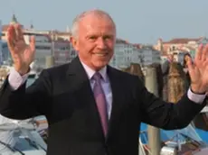 L’emiro del Qatar e, in alto Francois Pinault sbarca a Venezia