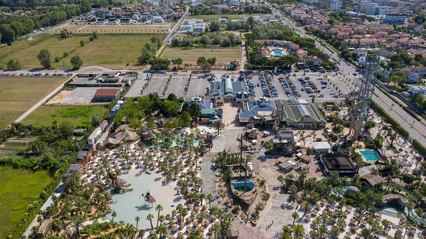 Un'immagine dall'alto del Caribe Bay di Jesolo