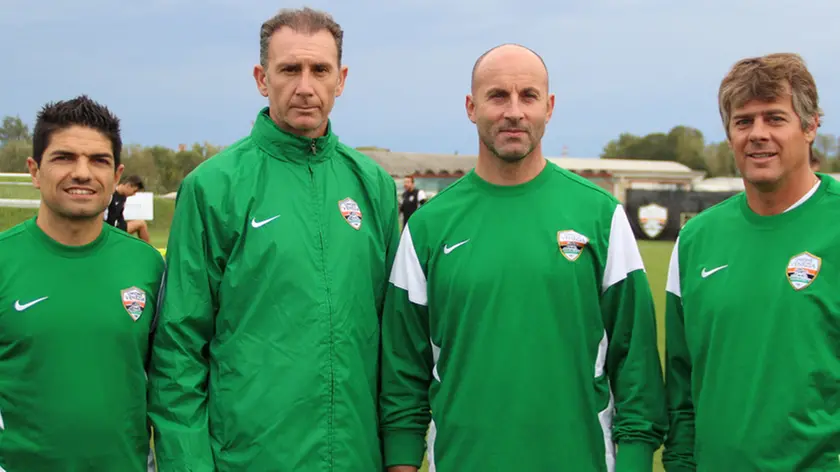 Primo allenamento del Venezia Calcio con l'allenatore Serena al campo del Taliercio - nella foto lo Staff con l'allenatore