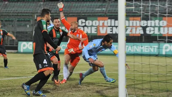 Interpress\M.Tagliapietra Venezia 20.12.2013.- Calcio Venezia\albinoleffe. Gol Margiotta