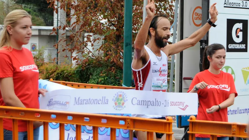 Foto Agenzia Candussi / Noviello / Campalto Maratonella Campalto / Arrivi il primo classificato : Ferruccio Zorzetto Brema Running Team