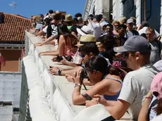 Turisti sul ponte di Rialto