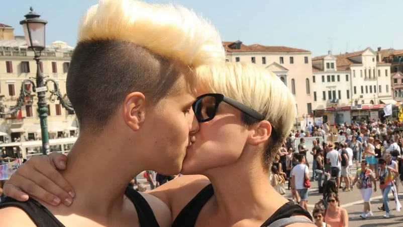 Interpress/Mazzega Morsego Venezia, 28.06.2014.- Gay Pride a Venezia, la marcia per l'ugualianza.- Nela foto alla stazione ferroviaria.-.