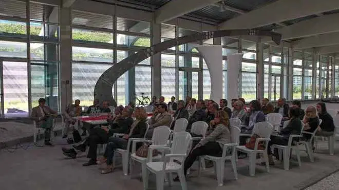 Incontro di Rodrigo Basilicati, nipote di Pierre Cardin, con gli imperenditori locali presso la pagoda di vetro al Vega, Marghera