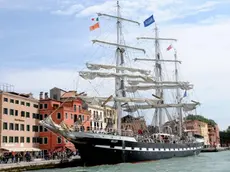 Interpress/Mazzega Morsego Venezia, 18.04.2014.- L'arrivo del Veniero "Belem" in Bacino San Marco.- Ormeggiato in Riva VII Martiri di fronte al Museo Navale.-