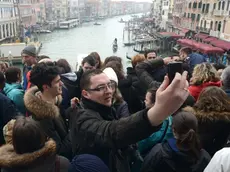 Interpress/M.Tagliapietra Venezia 14.02.2015.- Carnevale. Folla Ponte di Rialto