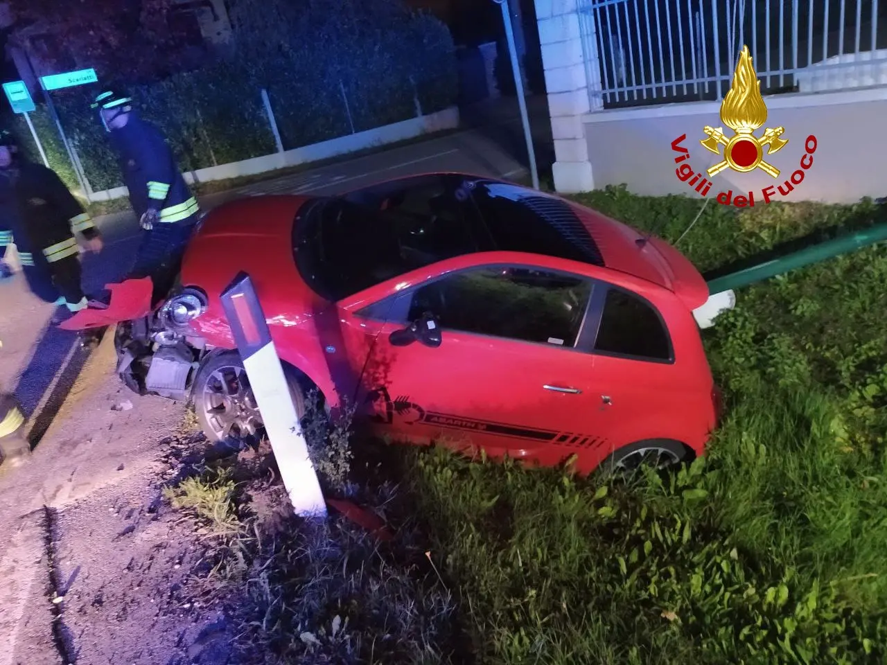 Le operazioni di recupero della Fiesta