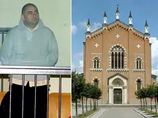 Marziano De Checchi ascolta la sentenza che lo condanna all'ergastolo e la chiesa di Fossò