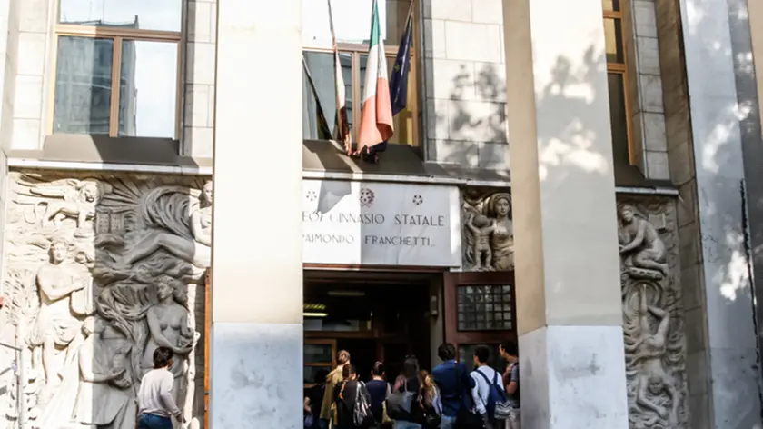 INGRESSO STUDENTI PER LA SECONDA PROVA DI MATURITA'. NELLA FOTO GLI STUDENTI DEL LICEO FRANCHETTI.